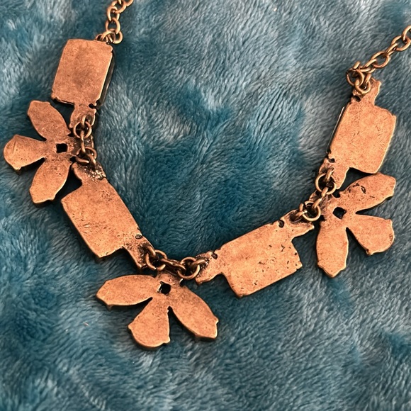 Sparkling Sage Stone Statement Bib Necklace - Picture 6 of 12